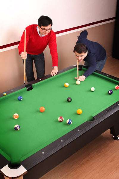 Jeu de billard sur un Billard Club Pro Defaistre