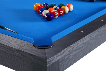 Jeu de billard sur table noire et tapis bleu